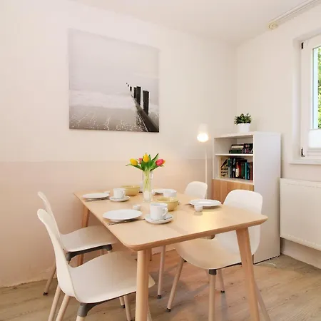 Apartment Haus Triton 1 *